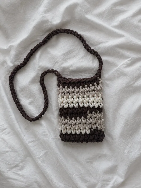 Torebeczka na telefon MIA vol.1 — BABUSHKA
