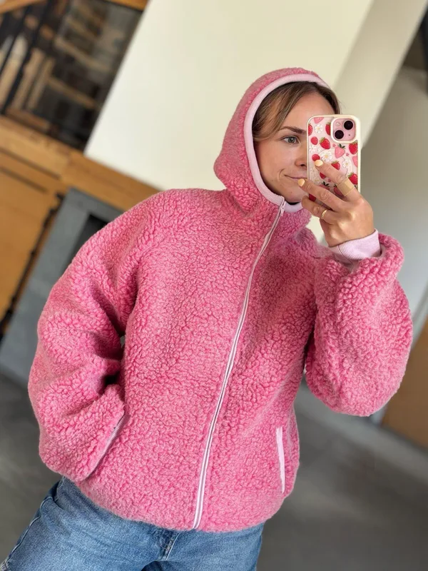 20% Damska kurtka z kapturem różowa — Basic Wool