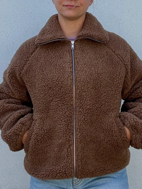 20% Damska kurtka Teddy brązowa METALOWY ZAMEK — Basic Wool