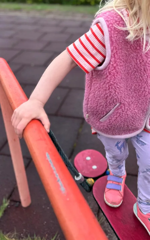 20% Dziecięca kamizelka Teddy różowa — Basic Wool