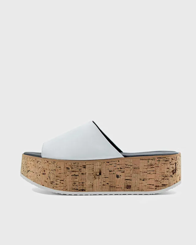 Białe klapki damskie ze skóry roślinnej – Geigi Flatforms — BOHEMA