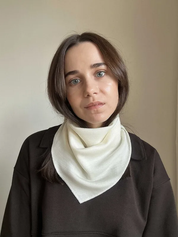 Wełniana ecru chusta z merino Kolding — chic-hygge