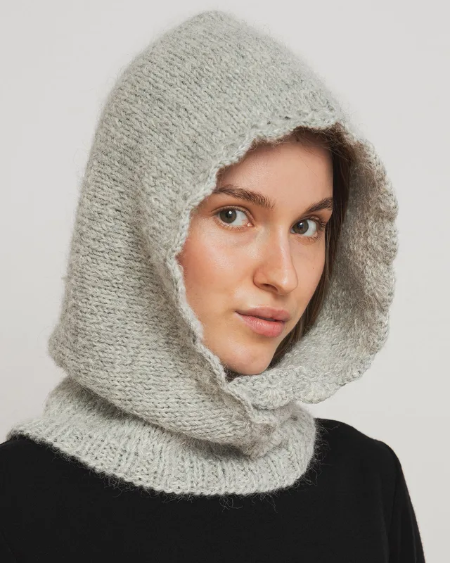 Balaclava DOLORES SZARA — cisza | kolektyw