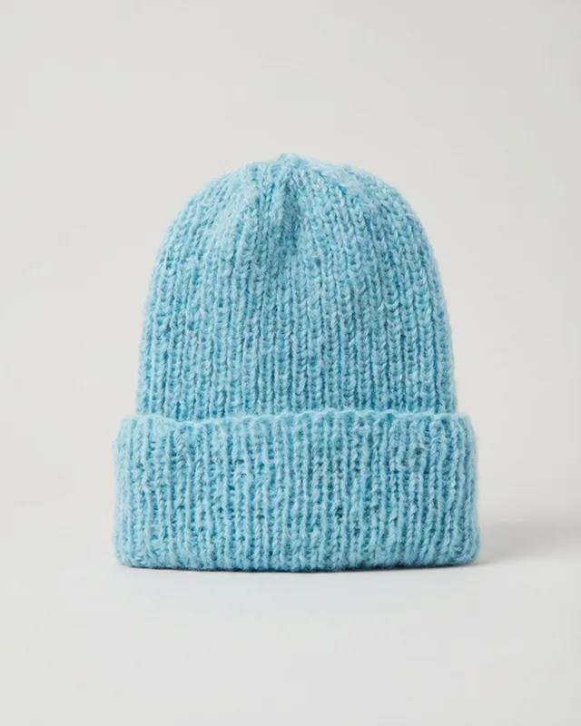 Czapka DEBRA Baby Blue — cisza | kolektyw