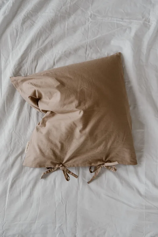 Poszewka bawełniana (Jasiek) brązowa — Everyday Ritu
