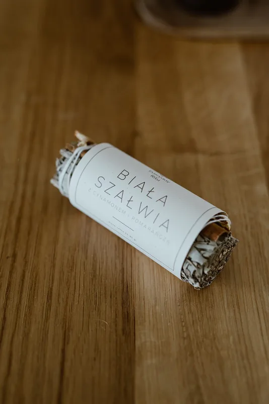 Biała szałwia z cynamonem i pomarańczą – Kadzidło (rolka) — Everyday Ritu