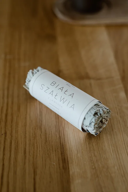 Biała szałwia z lawendą – Kadzidło (rolka) — Everyday Ritu