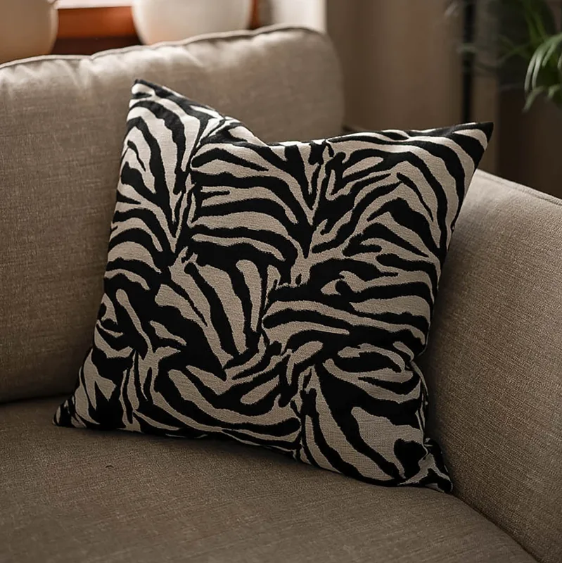 żakardowa poszewka ozdobna / zebra — Figa Shop
