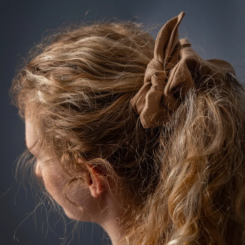 Frotka lniana scrunchie / mocha — Figa Shop