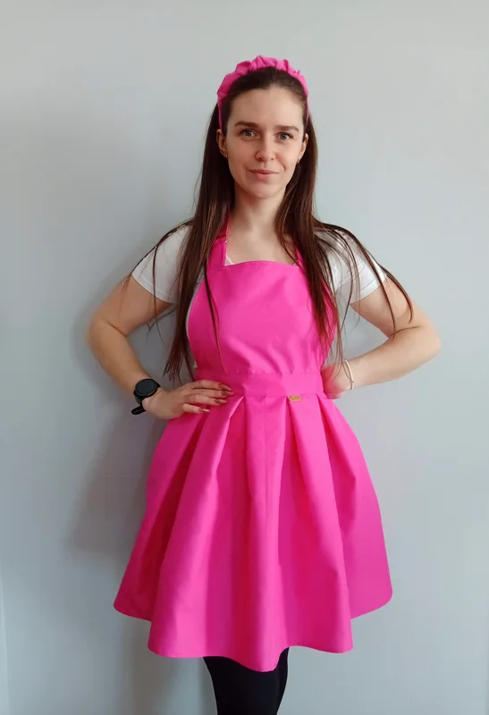 Fartuch ochronny o kroju sukienki – pink — GIGULEK