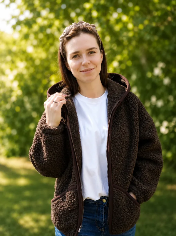 Damska kurtka bluza z wełny merino z kapturem 100% merino – czekolada mankiety — GIGULEK