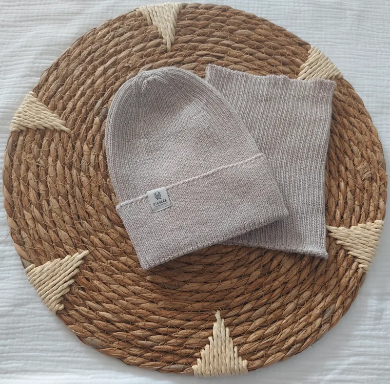 Czapka i komin ze 100% wełny merino – beżowy — GIGULEK