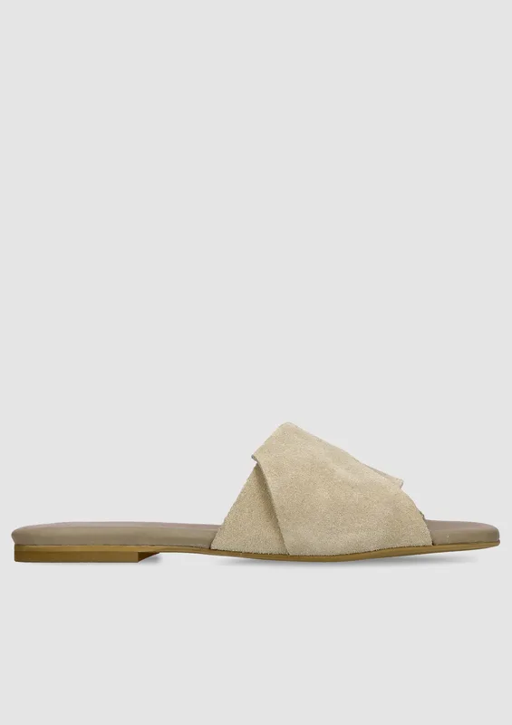 Beżowe klapki Giulia — Konopka Shoes