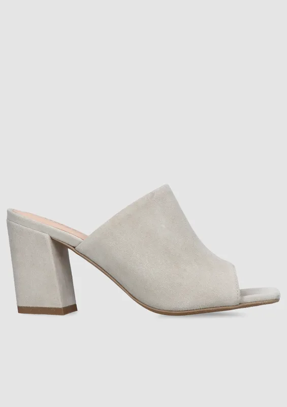 Beżowe klapki Judith — Konopka Shoes