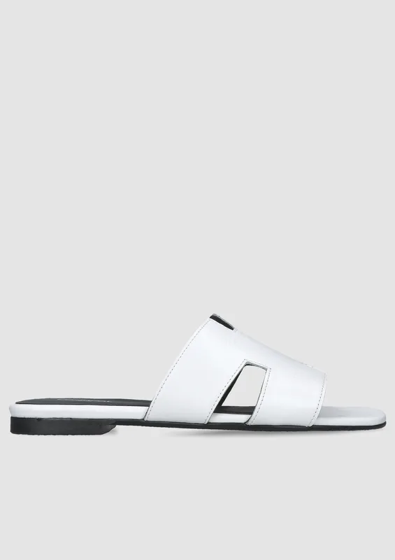 Białe klapki Giulia — Konopka Shoes