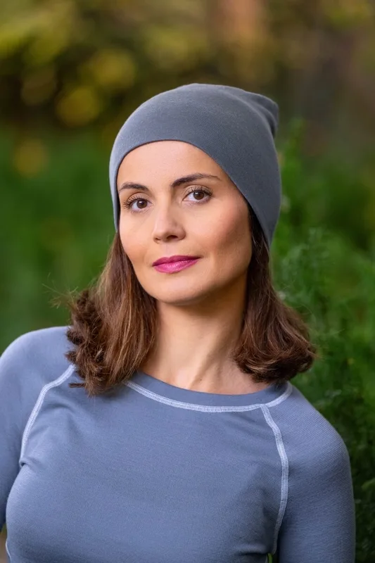 Szara cienka czapka z wełny merino, edycja limitowana — MeriTales