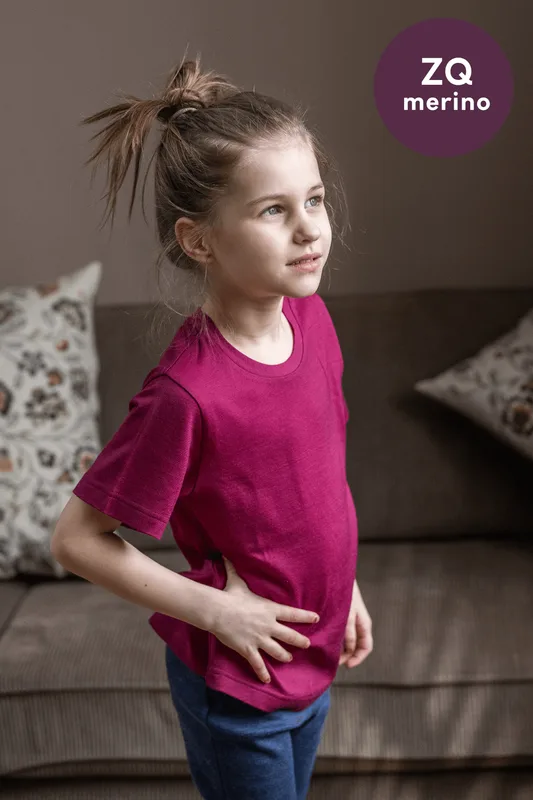 T shirt dla dzieci z wełny merino ZQ, koszulka, fuksja — MeriTales