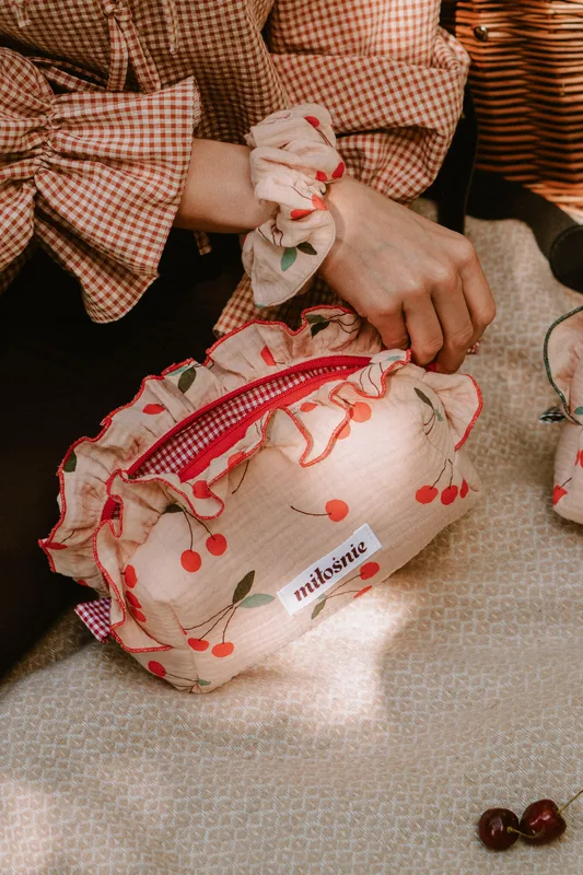 Kosmetyczka Cherry red — Miłośnie