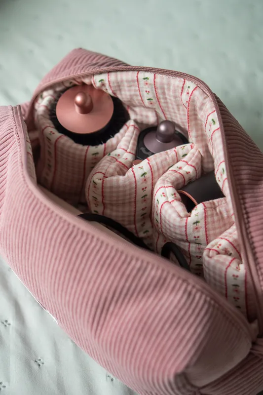 Kosmetyczka na akcesoria do włosów Sweet July — Miłośnie