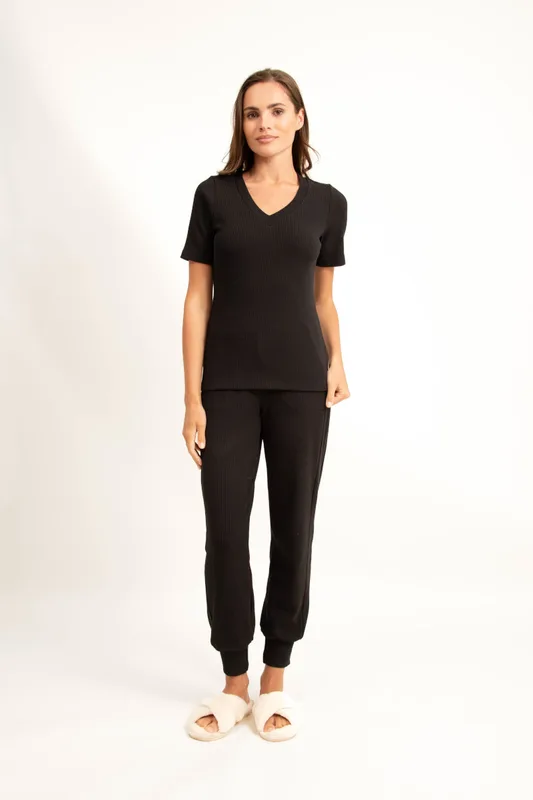 Loungewear wiskozowy T SHIRT w serek – czarny — Oh!Zuza