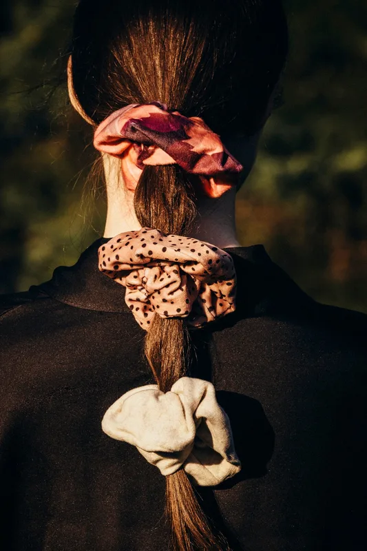 Welurowa gumka do włosów scrunchie — Oh!Zuza