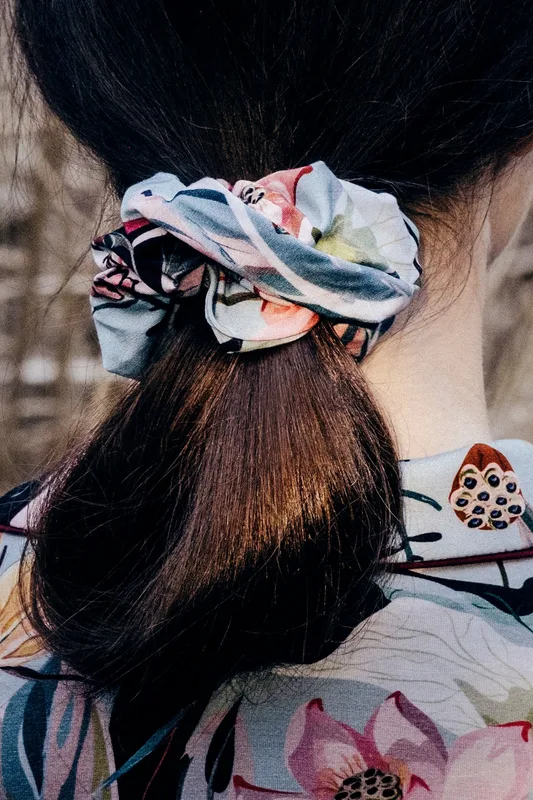 Zestaw 2 gumek do włosów scrunchie – kwiatowy print — Oh!Zuza