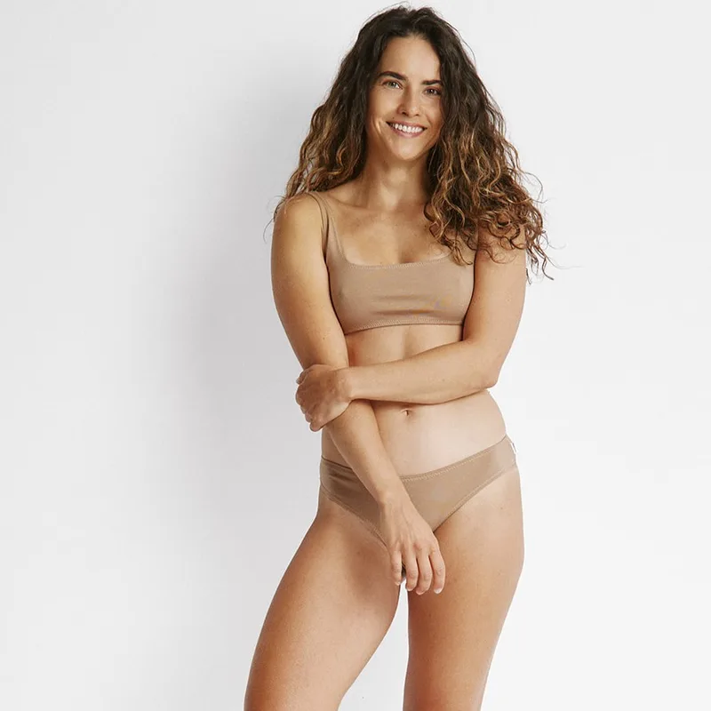 Figi CHEEKY Camel z bawełny organicznej — Pantalones