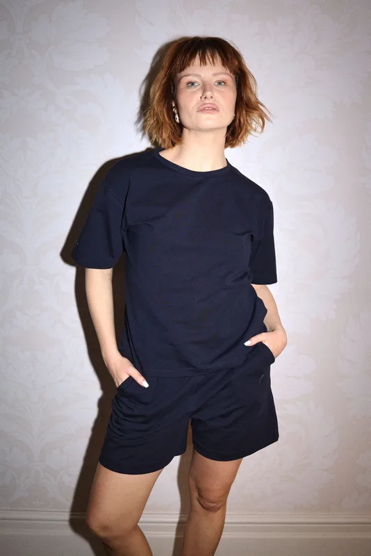 Piżama ORGANIC: T shirt Navy + Szorty Navy z bawełny organicznej — Pantalones