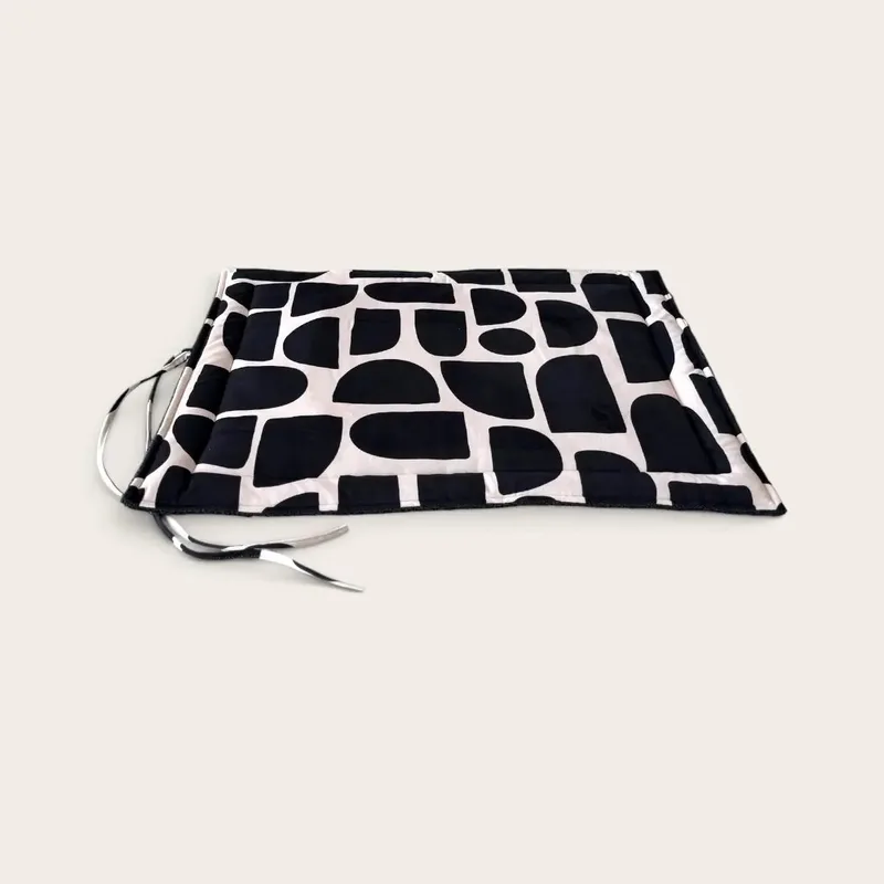 Mata dla psa Legowisko zwijane Abstract Mood czarne Boucle — Pieski Dwa