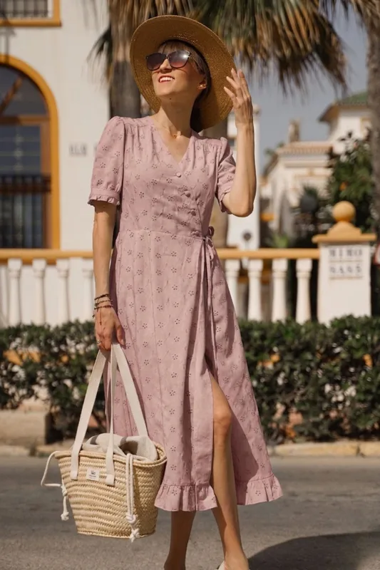 Sukienka kopertowa Rosa – Blush haft angielski — Poplin Warsaw