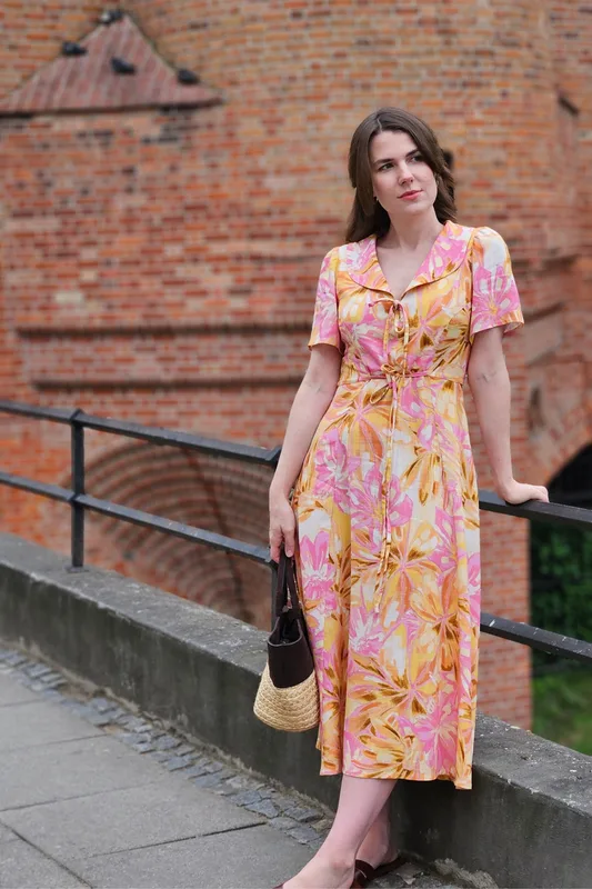 Sukienka midi Sara – Floral wiskoza i len — Poplin Warsaw