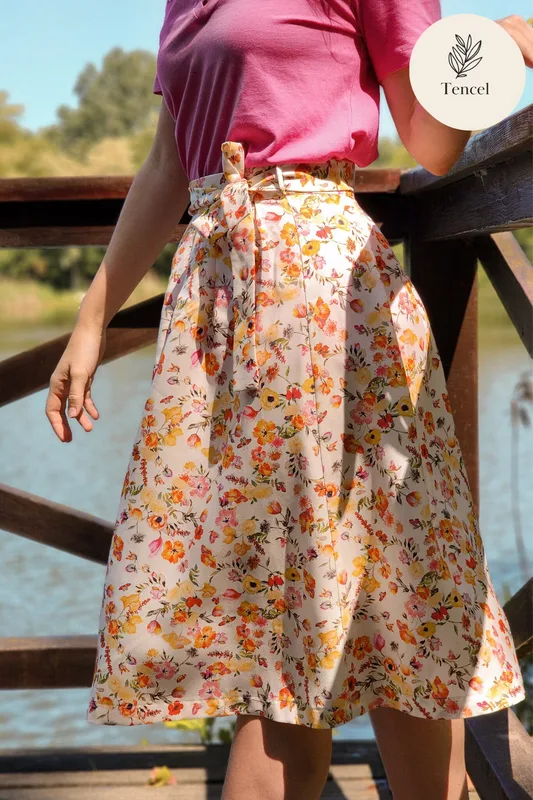 OUTLET Spódnica trapezowa w kwiaty Iris Spring — Poplin Warsaw