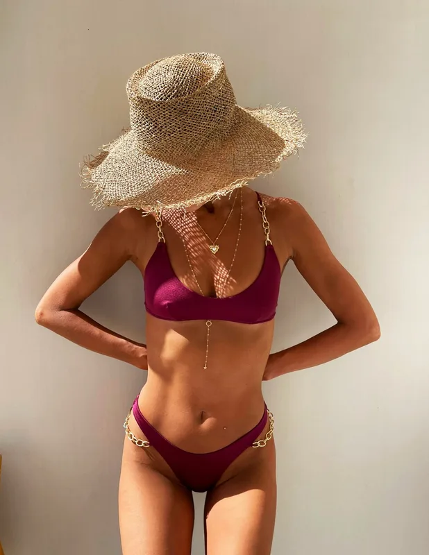 BURGUNDY LOLA GÓRA BIKINI — QSO