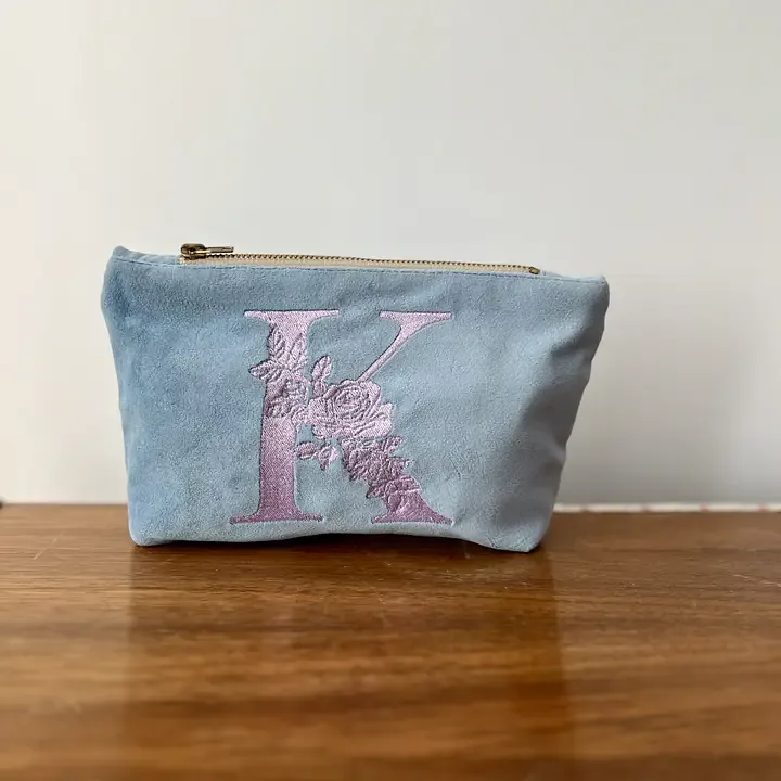 Kosmetyczka FLAT błękitna „K” — RUDNIK