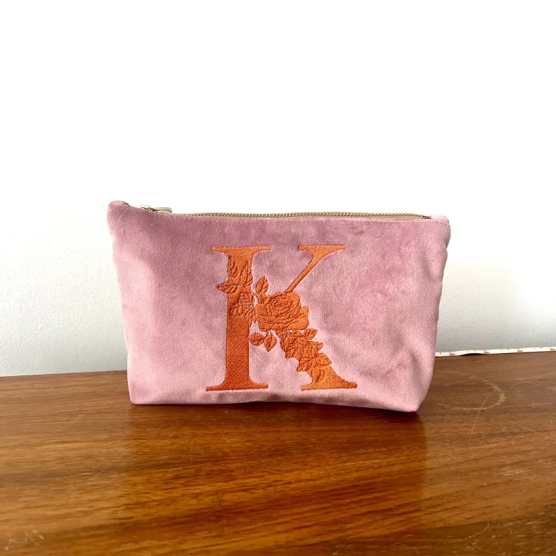 Kosmetyczka FLAT różowa „K” — RUDNIK