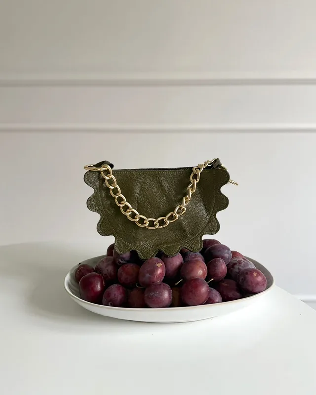 Mini pierożek oliwka połysk — SHOF