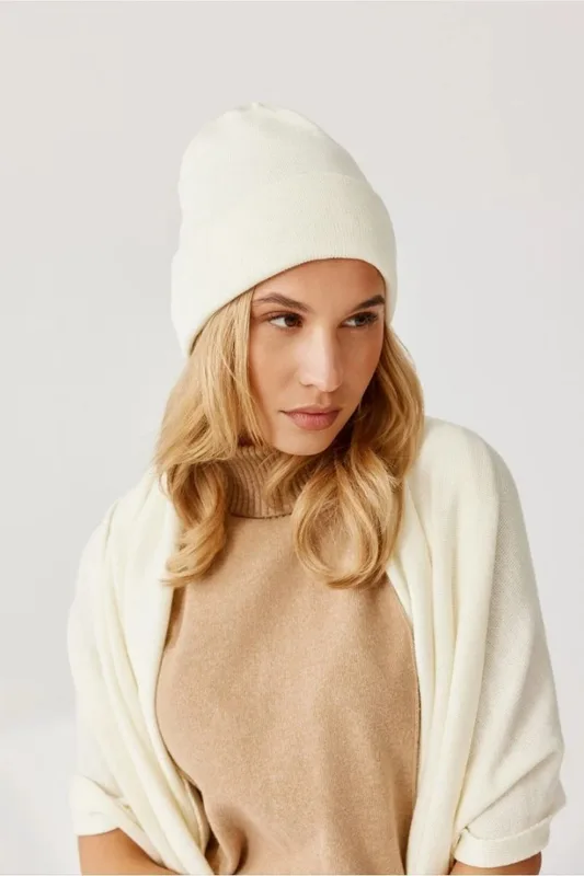 Czapka damska beanie z wełny merino 100% – ecru NAOMI — WANT
