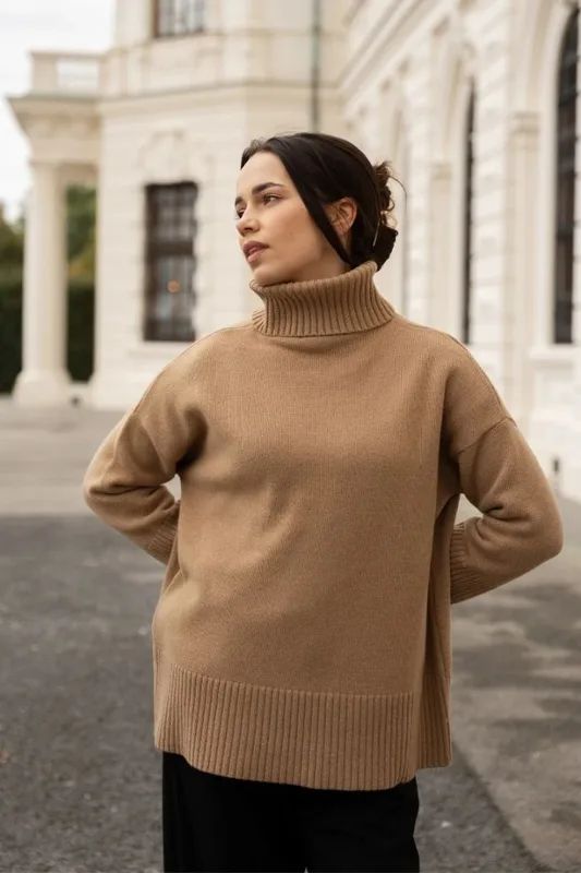 Golf oversize z kaszmirem i wełną BELLAGIO camel — WANT