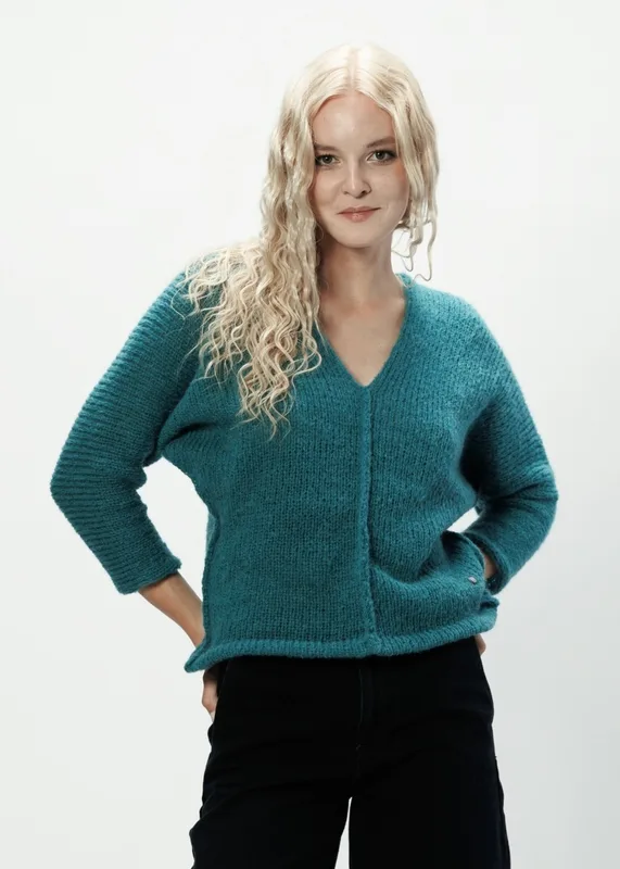 Sweter wełniany z dekoltem w serek Liliana Morski — You by Tokarska